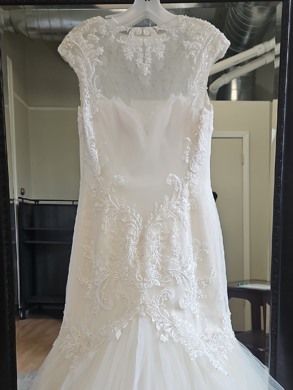 Size 10 light/dark ivory cap sleeve sparkly lace mermaid bridal gown NWOT - Picture 10 of 16
